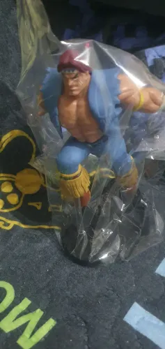 FIGURA DE AÇÃO STREET FIGHTER PLANETA DEAGOSTINI COLECIONAVEL COM DETALHES IMPRESSIONANTE