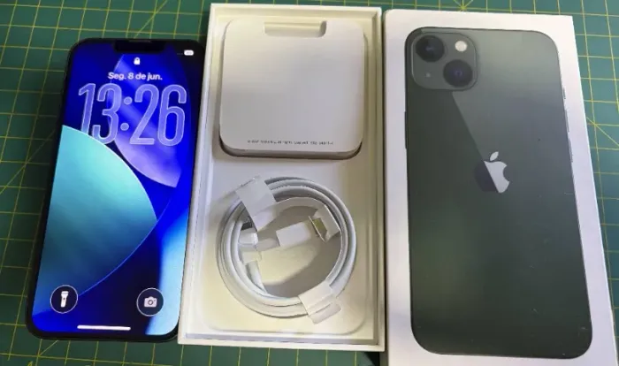Apple Iphone 13 (512 Gb) - Vede 77% Bateria (Usado)