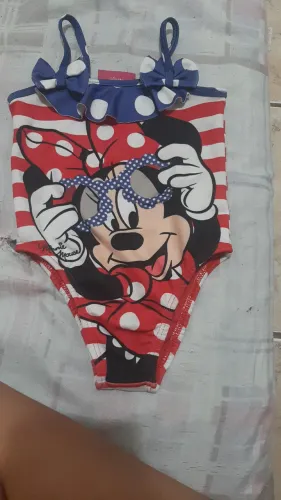 Vendo um biquiini e maiô infantil 