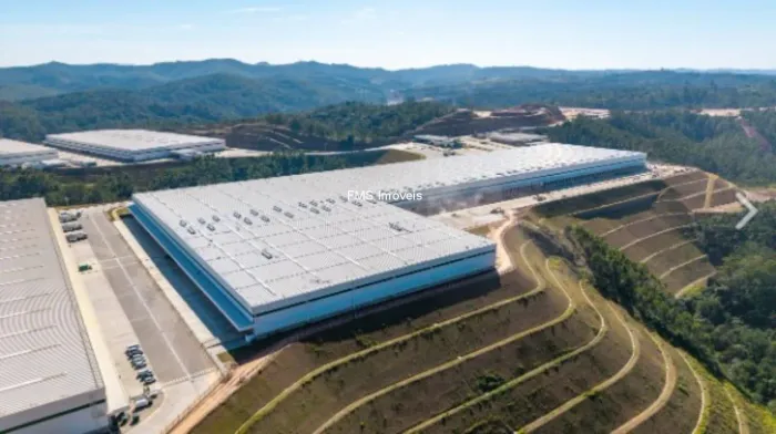 Galpão Industrial para Locação em Glebas, Franco da Rocha-SP: 1 Sala, 6 Banheiros, 12 Vaga