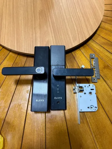 Fechadura eletrônica Elsys