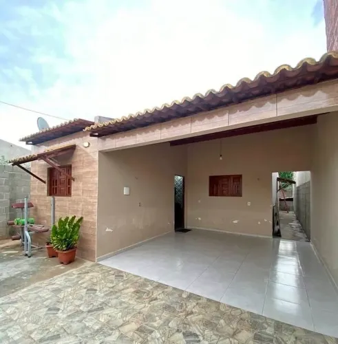 Linda casa no conjunto satélite.