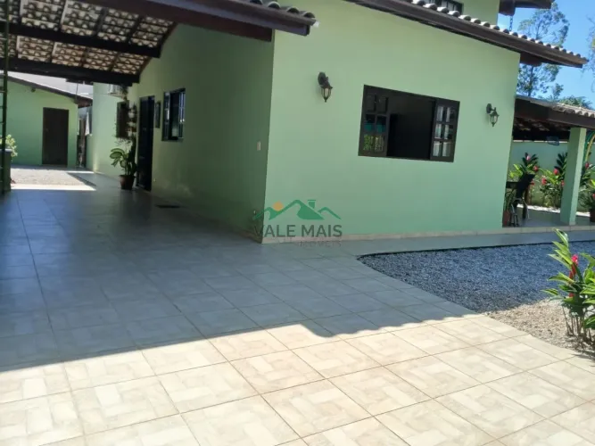 CASA ACONCHEGANTE À VENDA NO JARDIM CAROLINA EM UBATUBA SP