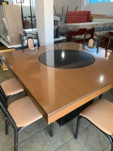 MESA com 6 cadeiras TAMPO GIRATÓRIO