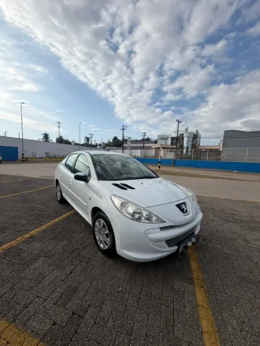 Peugeot 207 Sedan Passion XR 1.4 Flex 8V 4P 2013