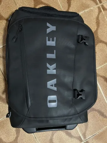 MALA OAKLEY PRETA