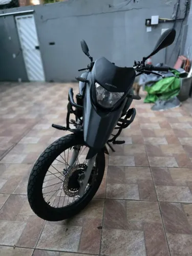 XRE 300 2010