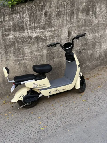 Mini scooter elétrica 