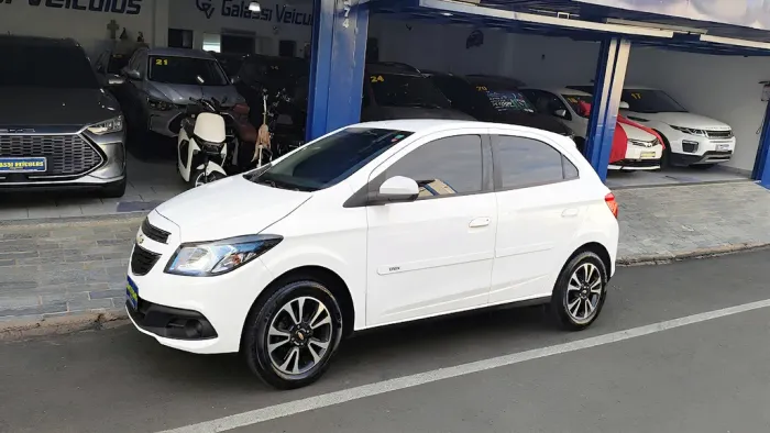 Chevrolet Onix Hatch LT 1.4 8V Flex Mec. 4P 2015