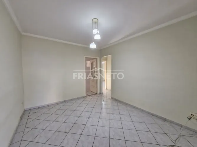 Casa de esquina à venda na Riachuelo, próximo da Luiz Razera, em Piracicaba