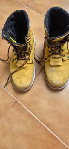 BOTA CATERPILLAR ORIGINAL 39