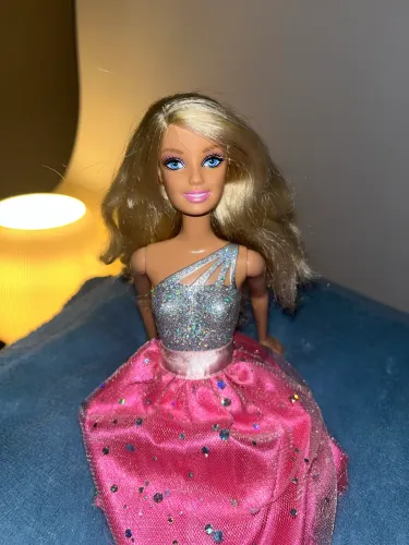 Barbie Glitter usada 