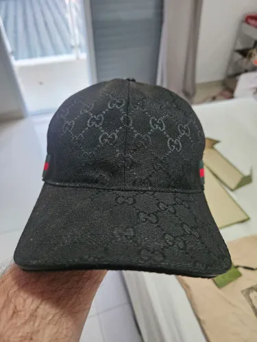 BONÉ GUCCI GG SUPREME ORIGINAL - ESTADO IMPECÁVEL.<br>
