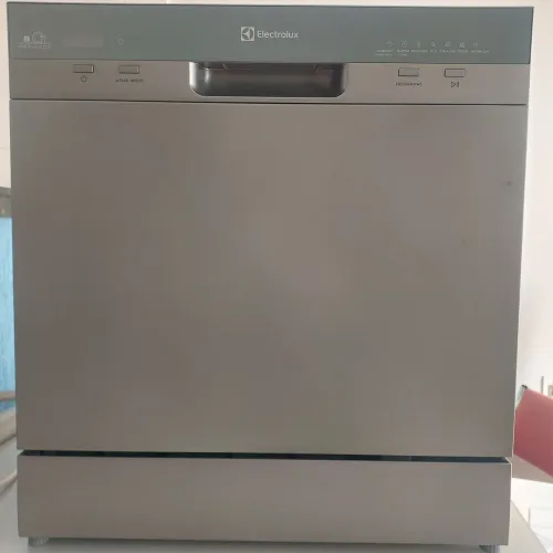 Lava-louças Electrolux 8 serviços inox LL08S 127V - muito conservada