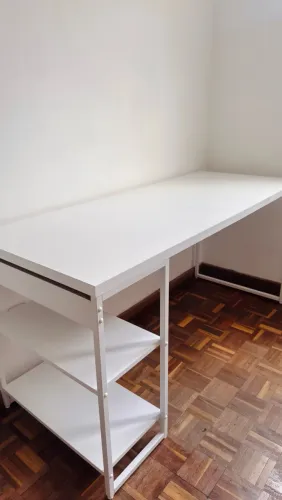 MESA ESCRIVANINHA COM PRATELEIRAS LATERAIS
