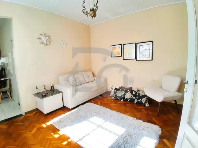 Casa no Bairro São José - 100m², 3 Quartos, 2 Banheiros e Garagem