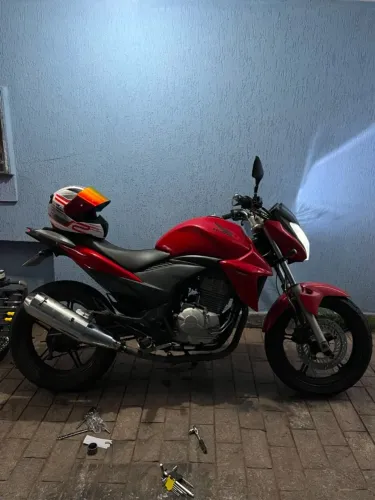 CB 300R  2010 - Troco por carro