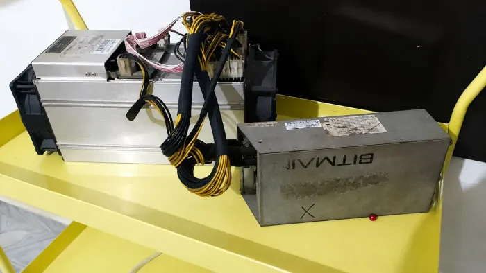 ANTMINER S9 13.5T - FUNCIONANDO PERFEITAMENTE 