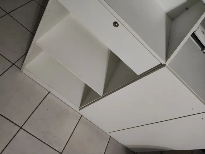 Balcão Caixa com vitrine de vidro