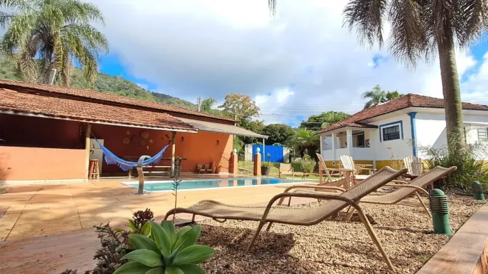 Locação mensal Botucatu Casa Sede Bela Vista completa com piscina e área gourmet