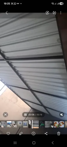 Cobertura de ferro com telhas. retirar no local