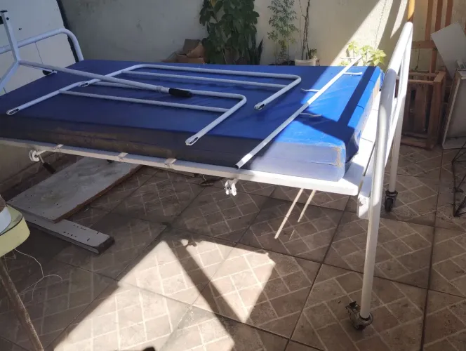 Cama para cuidar de idoso
