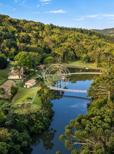 Sítio de alto padrão com 270.000 m² e 3 lagos em Atibaia