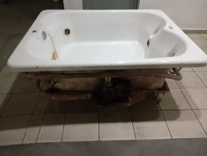 Banheira jacuzi grande com motor