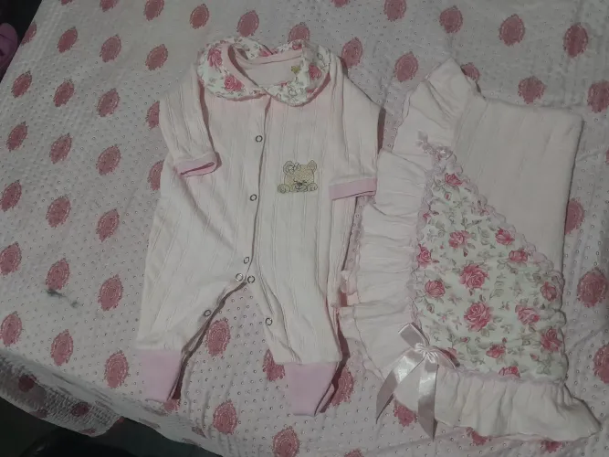 Saída maternidade menina