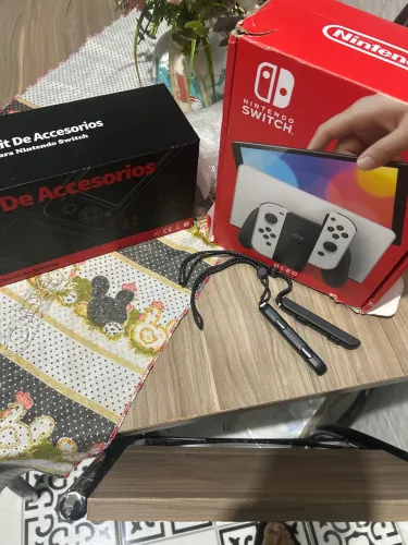 Nintendo Switch Oled 64g Standard Com Joy - con Branco