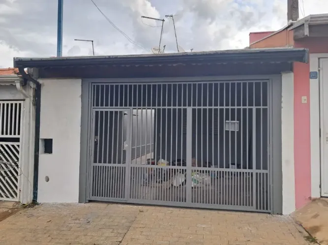 Casa Ampla com 3 Dormitórios na Morada do Sol