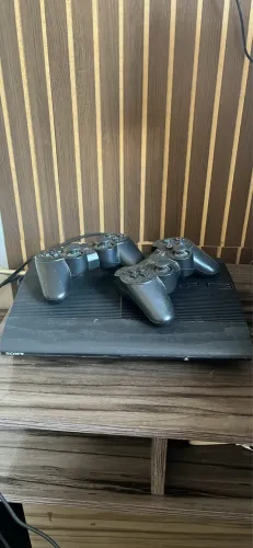 PS3 Super Slin + 40 jogos + dois controles 