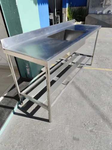 Bancada Inox 1,10x0,70x0,90cm com Prateleira gradeada ou lisa