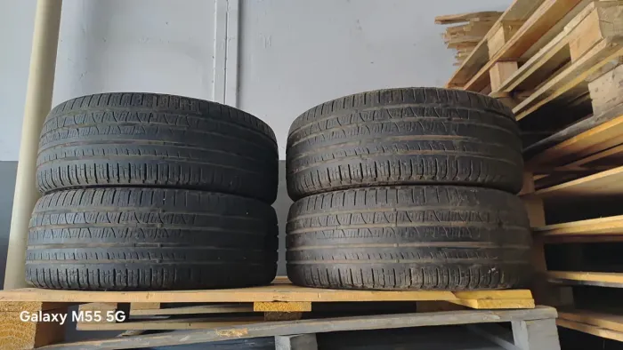 Kit 4 pneus Compass 235/45r19 Scorpion seal Pirelli