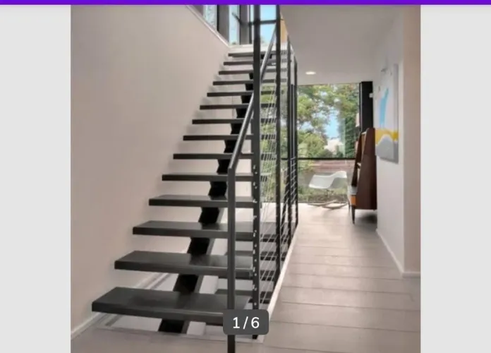 Escadas em aço projetadas com designer e medidas de acordo com o seu local. Instalada