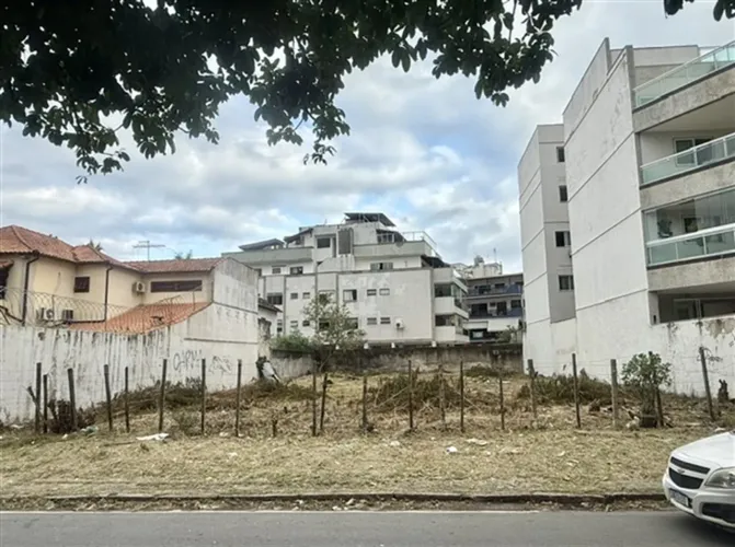 Excelente LOTE em área nobre do RECREIO!