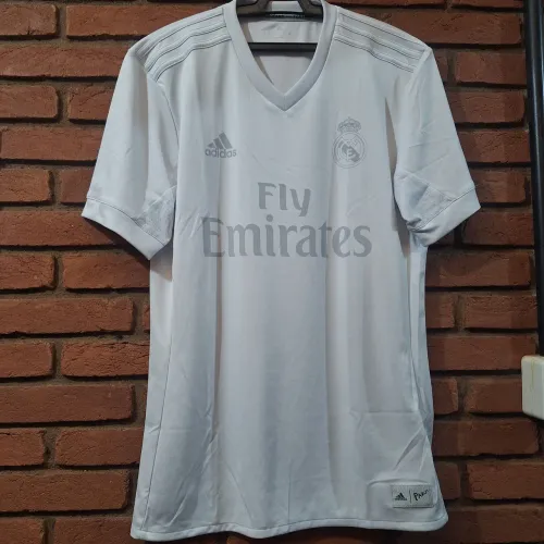 Camisa Real Madrid adidas 2016 parley toda branca