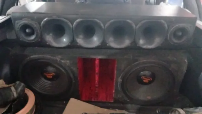 Vendo som automotivo
