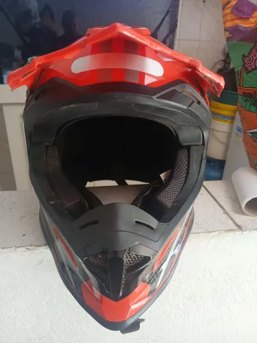 capacetes pro tork com óculos