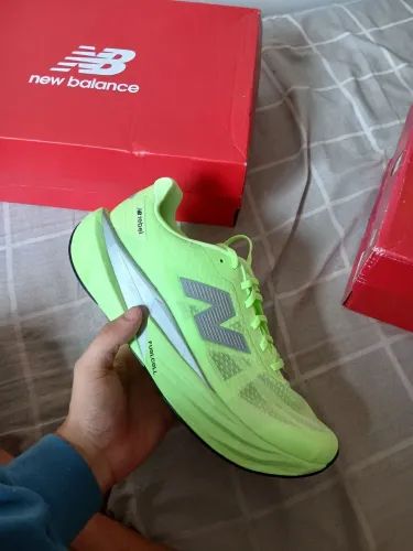Tênis New Balance Rebel V5