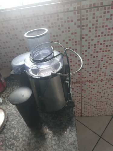 Sentrifuga de frutas elétrica