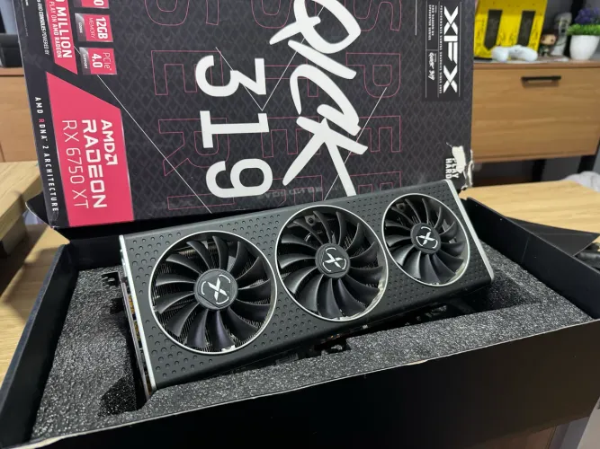 XFX 6750 XT QCK 12GB