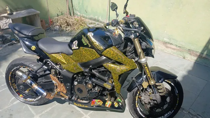 Suzuki gsr 750 2014