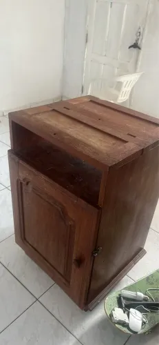 Cômoda de madeira boa 
