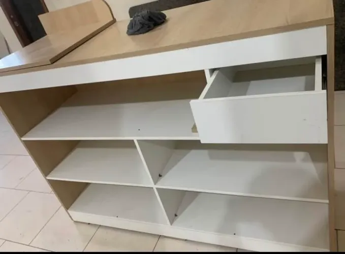 Balcão de madeira MDF do melhor, medida comprimento 1,57, largura 57, cm altura 1,11