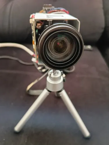 Camera de segurança ZOOM 180x com wifi aceita cartao 512 gb 4 mp