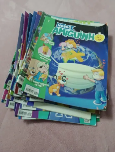 Livro: revistas nosso amiguinho de 2017 até 2022 e algumas edições especiais