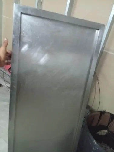 Pista fria pra colocar comida japonesa 