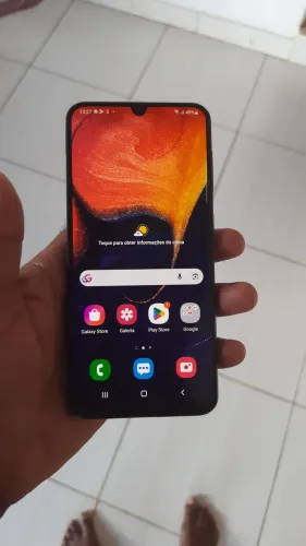 Celular a50 todo bom sem trinco