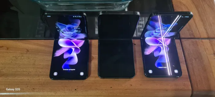 2 Galaxy Flip Z3 e 1 Z5